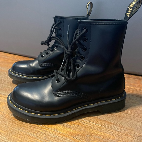 Black Doc martens - Picture 5 of 6